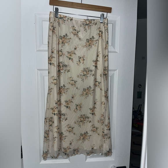 Dresses & Skirts - Floral Cream Skirt